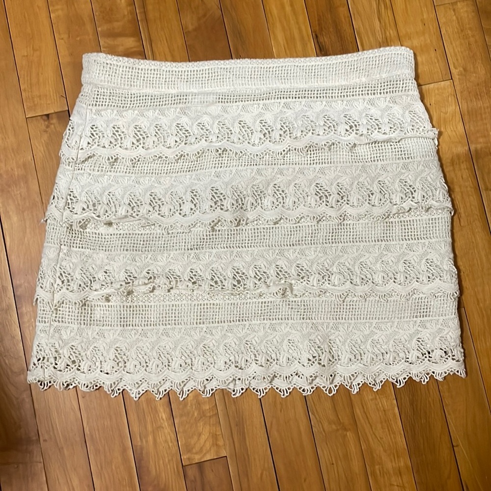 Lace cream American eagle skirt